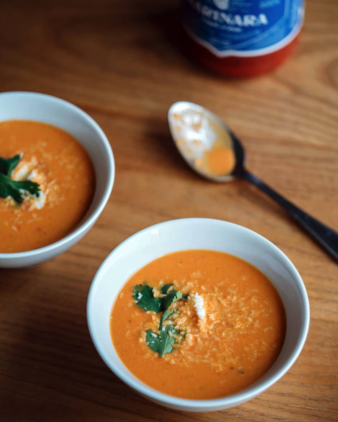 Soupe thaï tomate et lait de coco