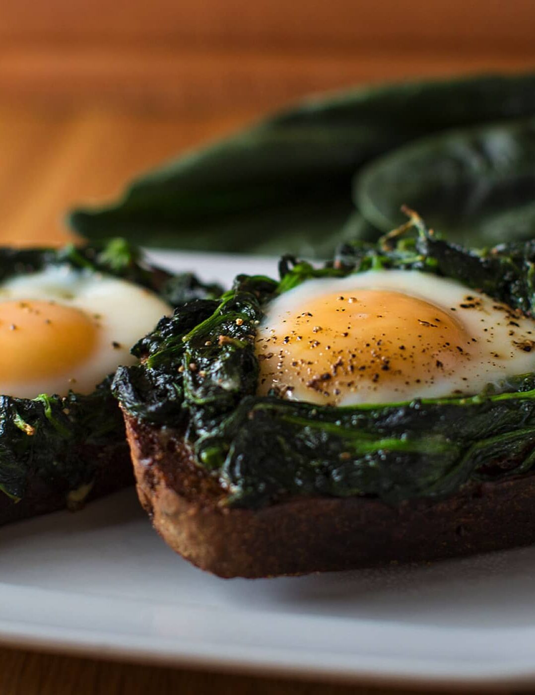 Bruschetta oeuf et épinards