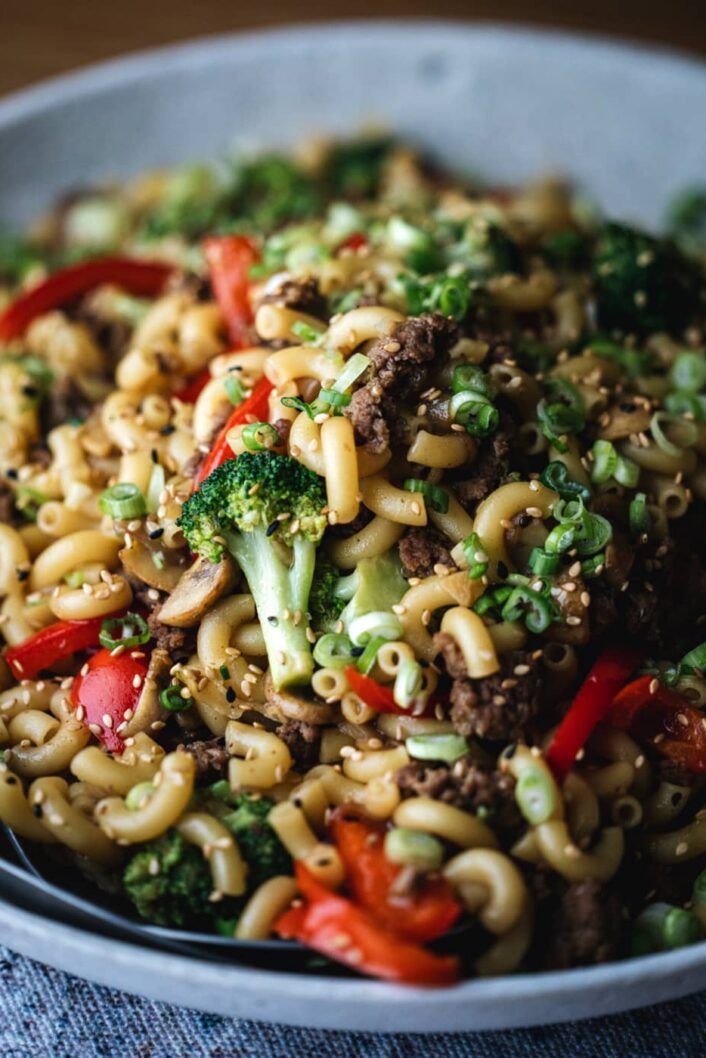 Macaroni au boeuf et sauce soya