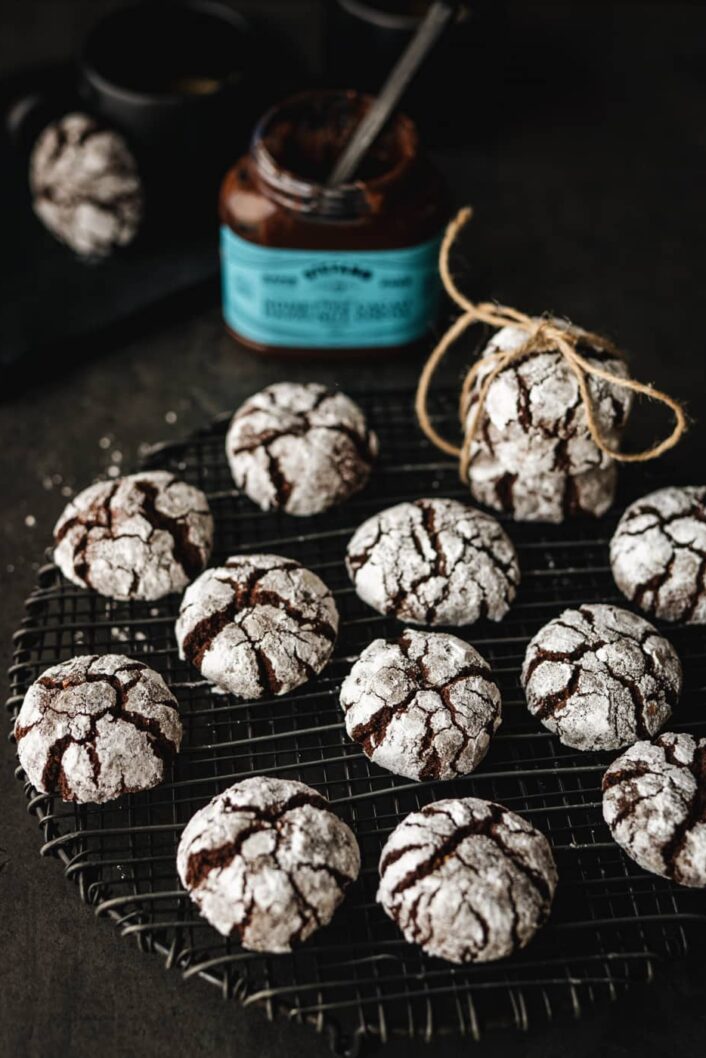 Biscuits craquelés noisettes cacao