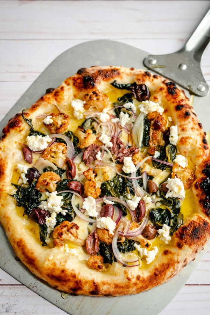 PIZZA VÉGÉTARIENNE SUR LE BBQ