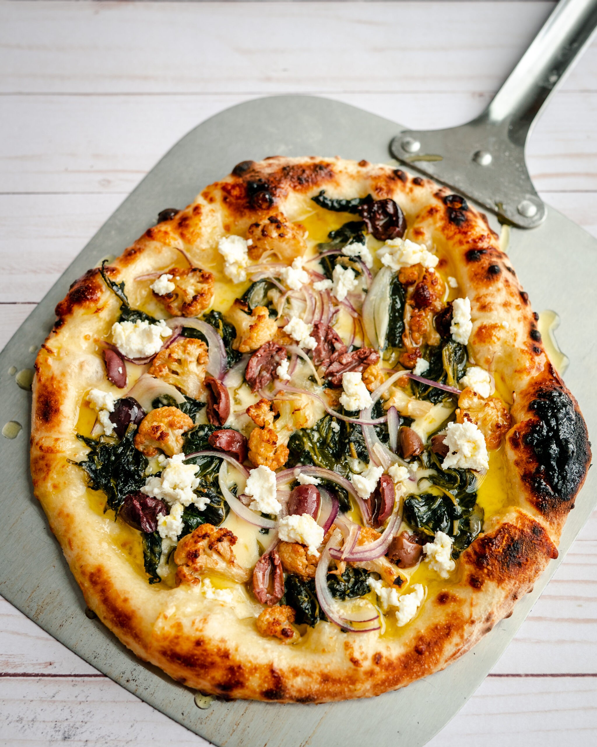 PIZZA VÉGÉTARIENNE SUR LE BBQ