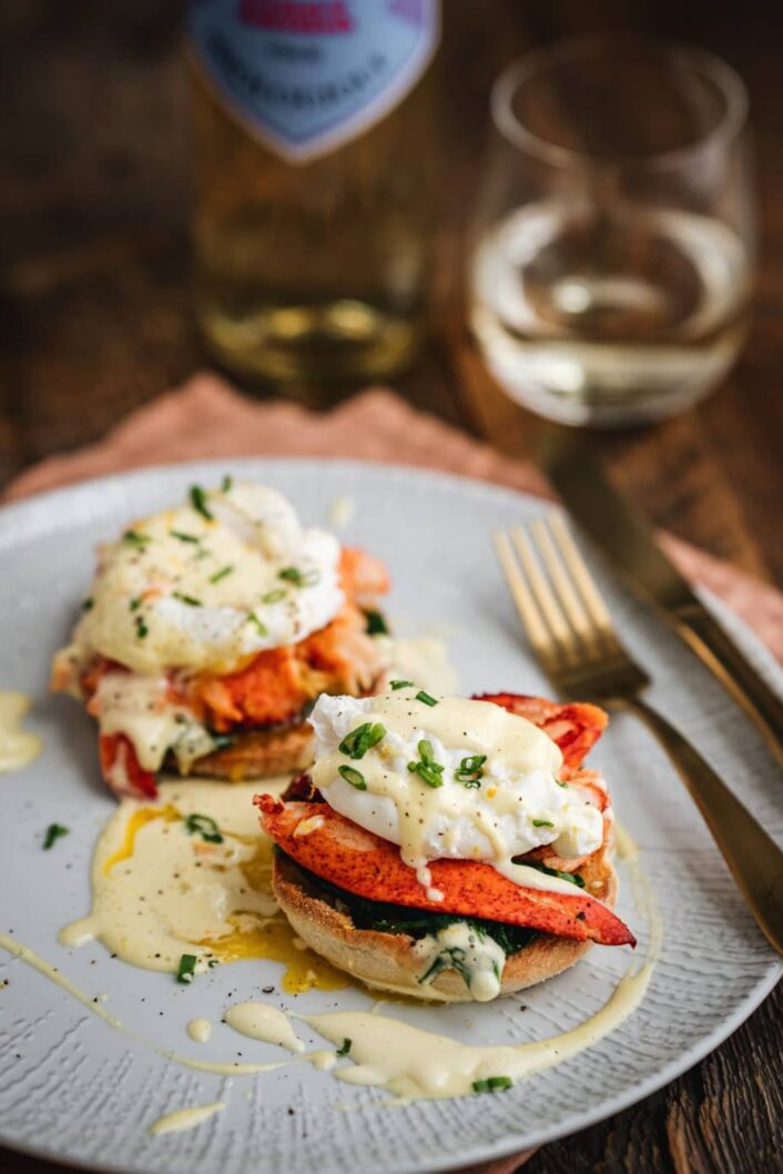 OEUFS BÉNÉDICTINE AU HOMARD