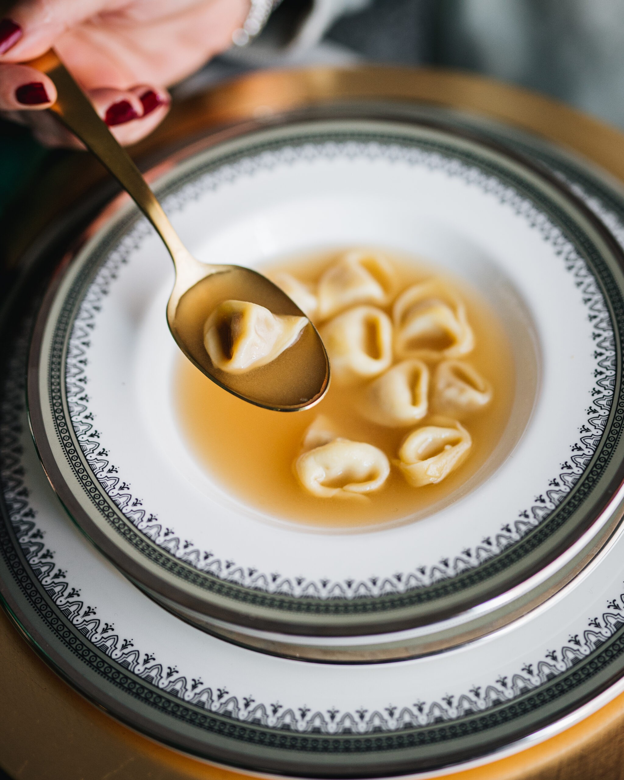 TORTELLINIS IN BRODO