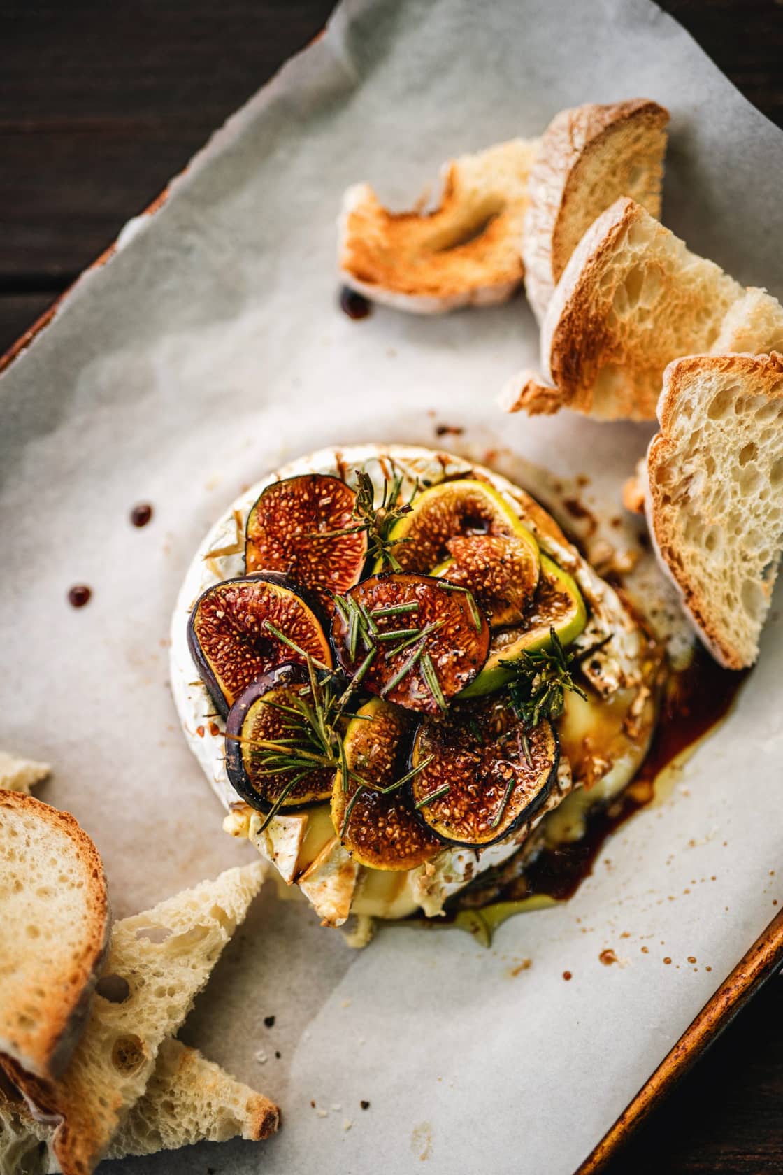BAKED CAMEMBERT WITH FIGS AND BALSAMIC VINEGAR