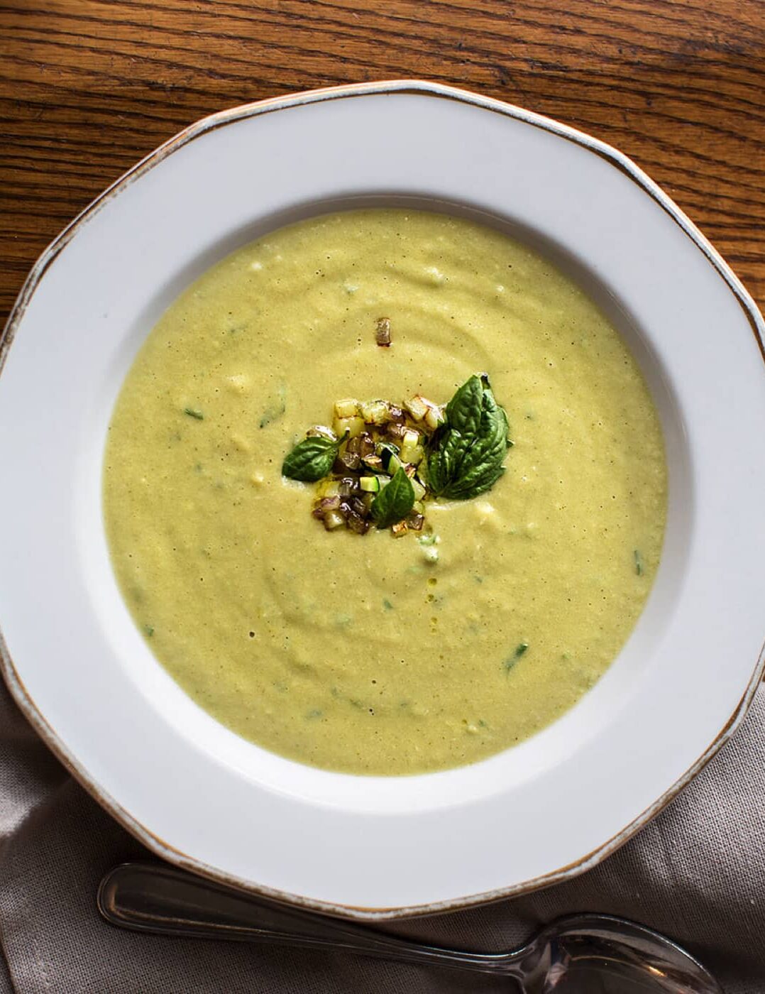 Potage zucchini et basilic