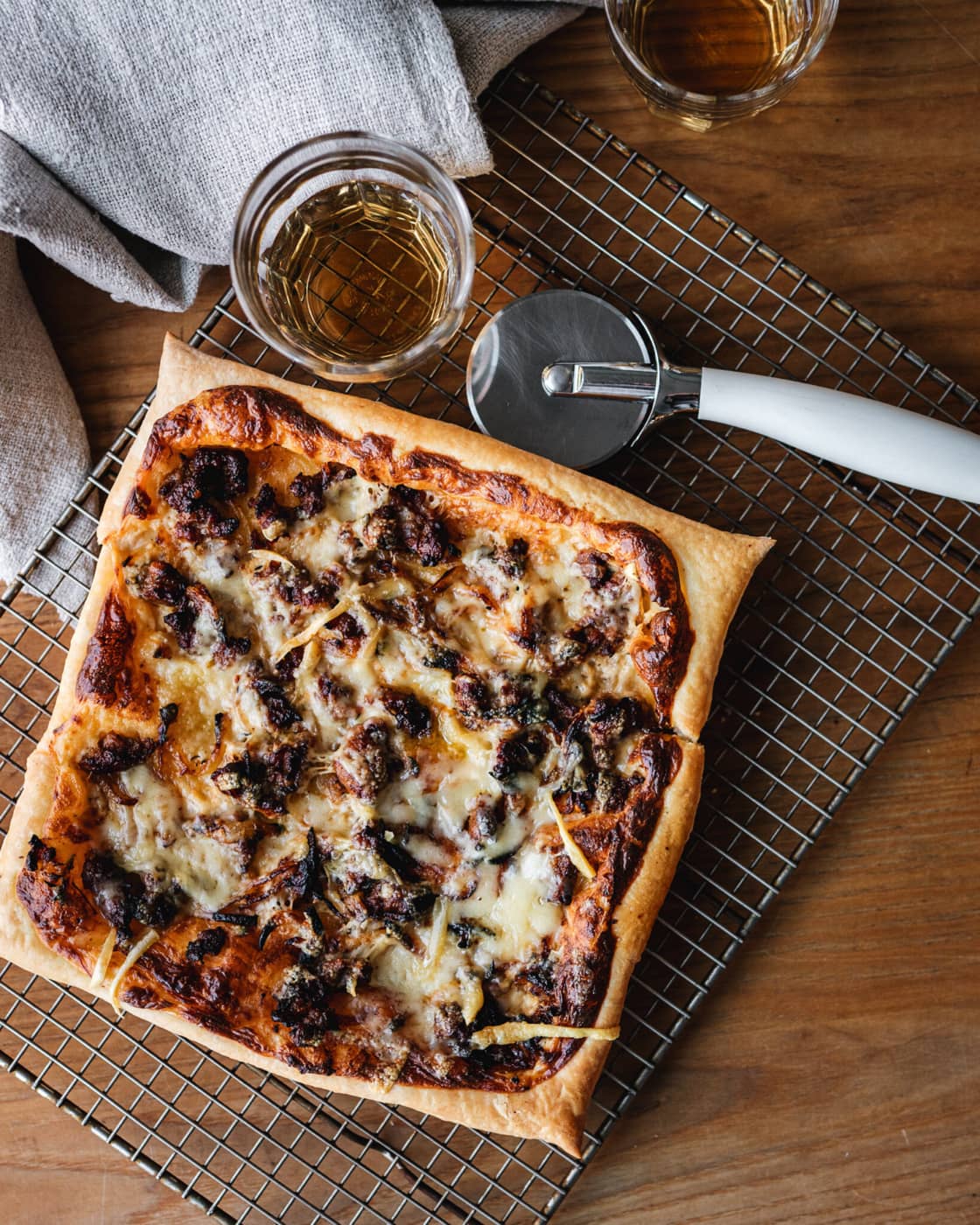 Tarte style alsacienne avec saucisse