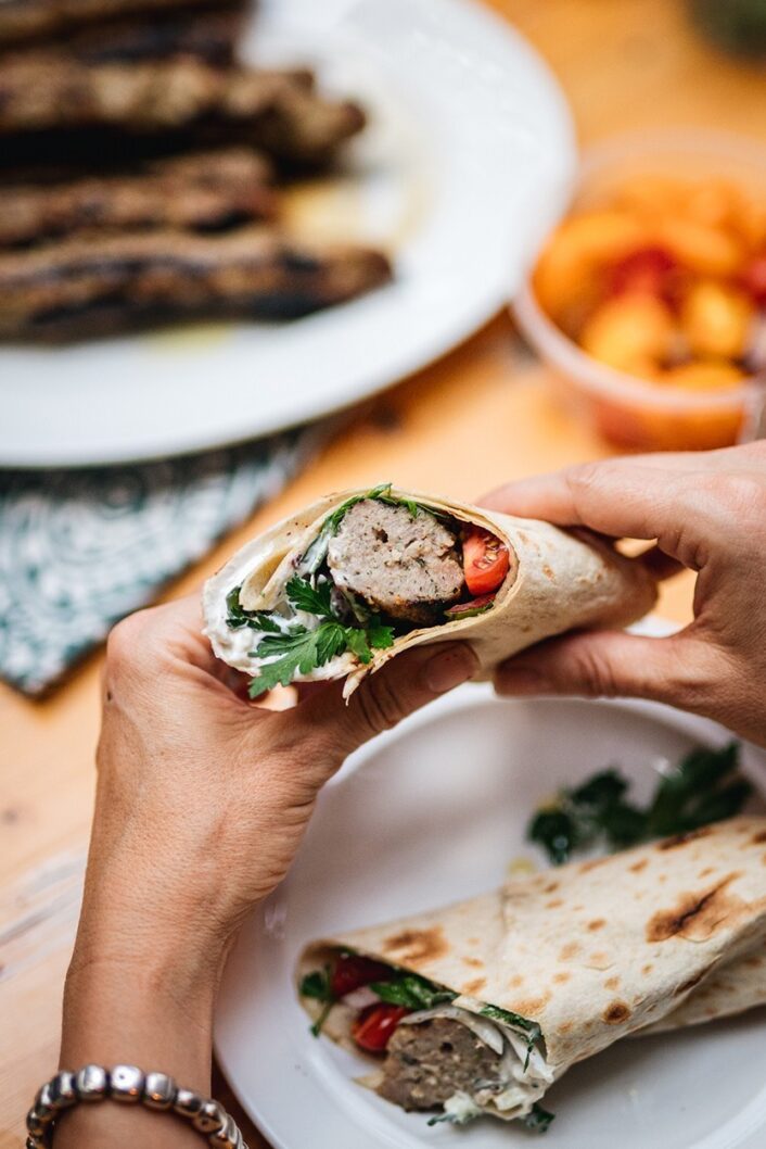WRAPS AUX KEBABS DE BOULETTES DE VIANDE