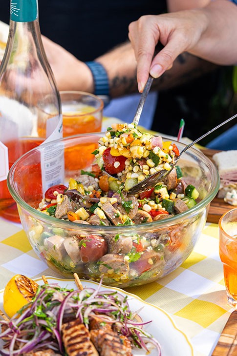 Grilled corn and sausage salad