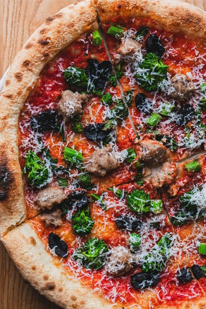 Pizza saucisse et rapini