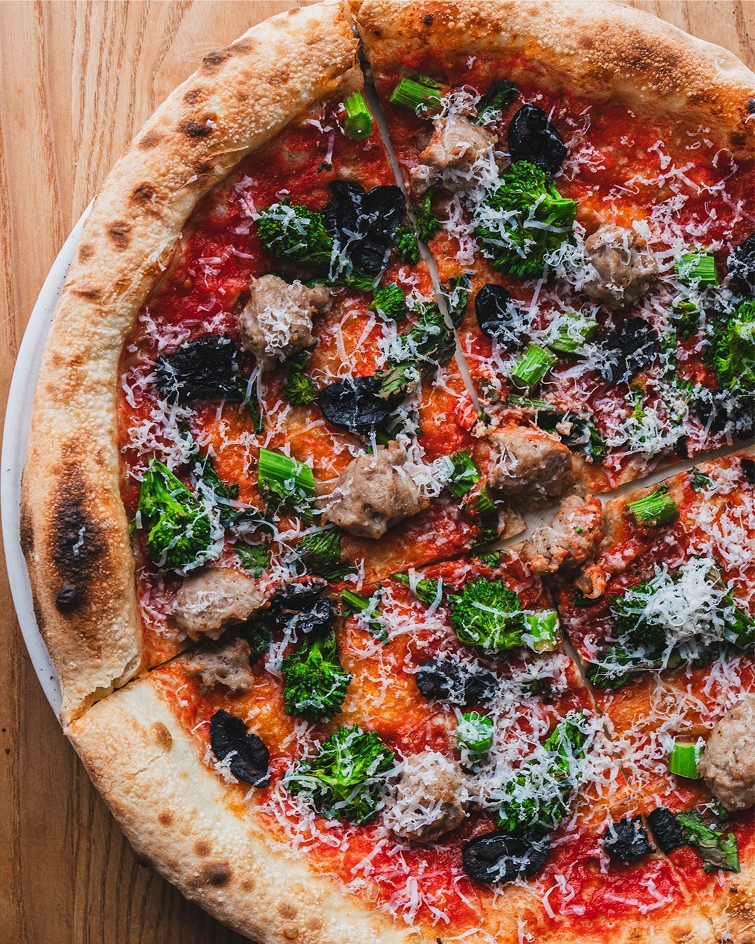 Pizza saucisse et rapini