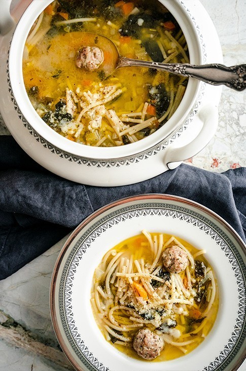 Maintenant, la soupe noces à l’italienne se déguste partout, à toutes occasions. Pas de doutes, les légumes et la viande se marient très bien. Aucune soupe ne peut garantir un mariage heureux, mais ce mets réconfortant par excellence promet un repas heureux!