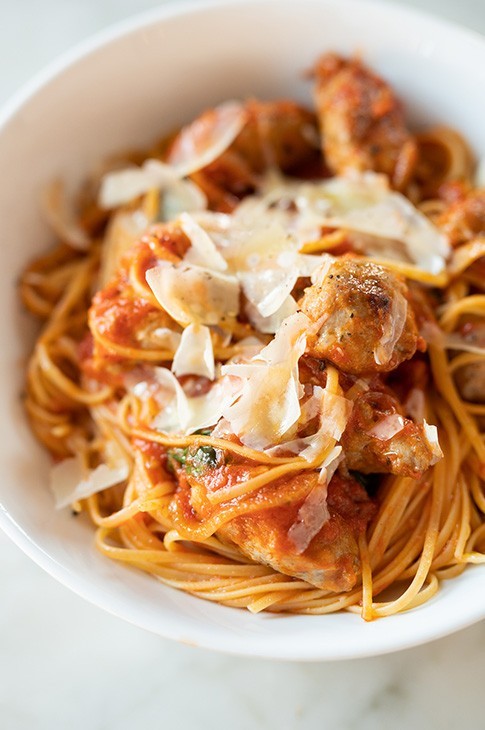 https://www.stefanofaita.com/recettes/linguine-avec-boulettes-de-saucisses/