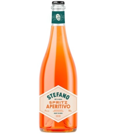 Stefano Spritz Aperitivo is a shortcut to the simple and sophisticated Italian dolce vita. Made with our Catarratto white wine, sparkling water, and an herbal infusion and bitter orange zest, it’s a practical, authentic, and delicious ready-to-drink beverage: just add ice, a slice of orange, or a nice juicy green olive and you’re good to go!