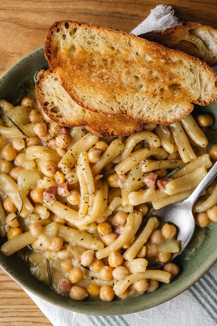 Soupe casarecce, pois chiches et patates
