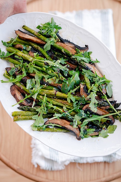 ROASTED ASPARAGUS AND PORTOBELLO MUSHROOMS