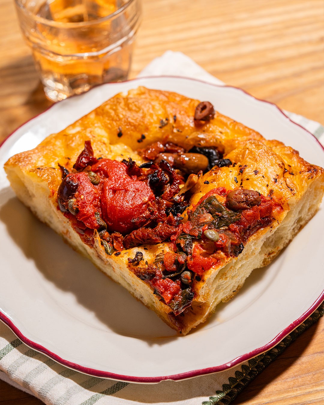 Focaccia tomates et olives