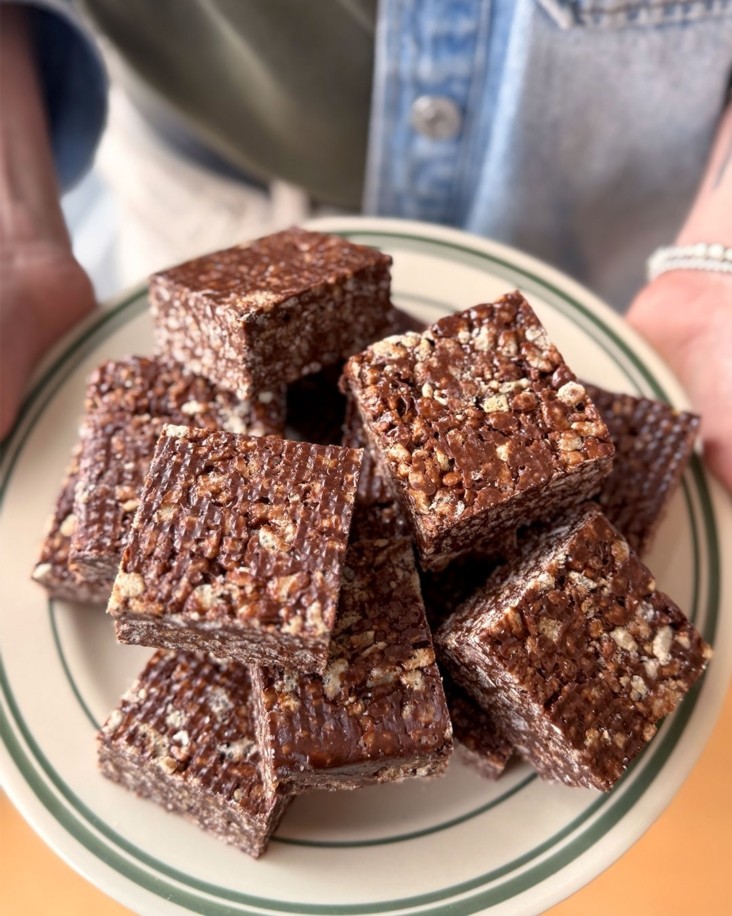 Chocolate-hazelnut puffed rice treats