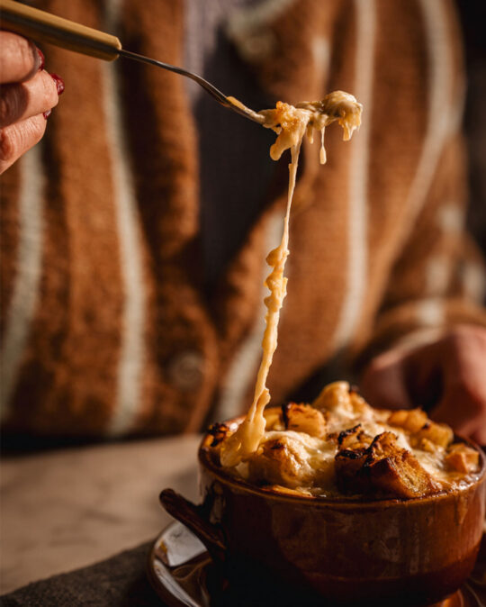 Seupa alla Valpellinentze (cabbage soup gratinée)