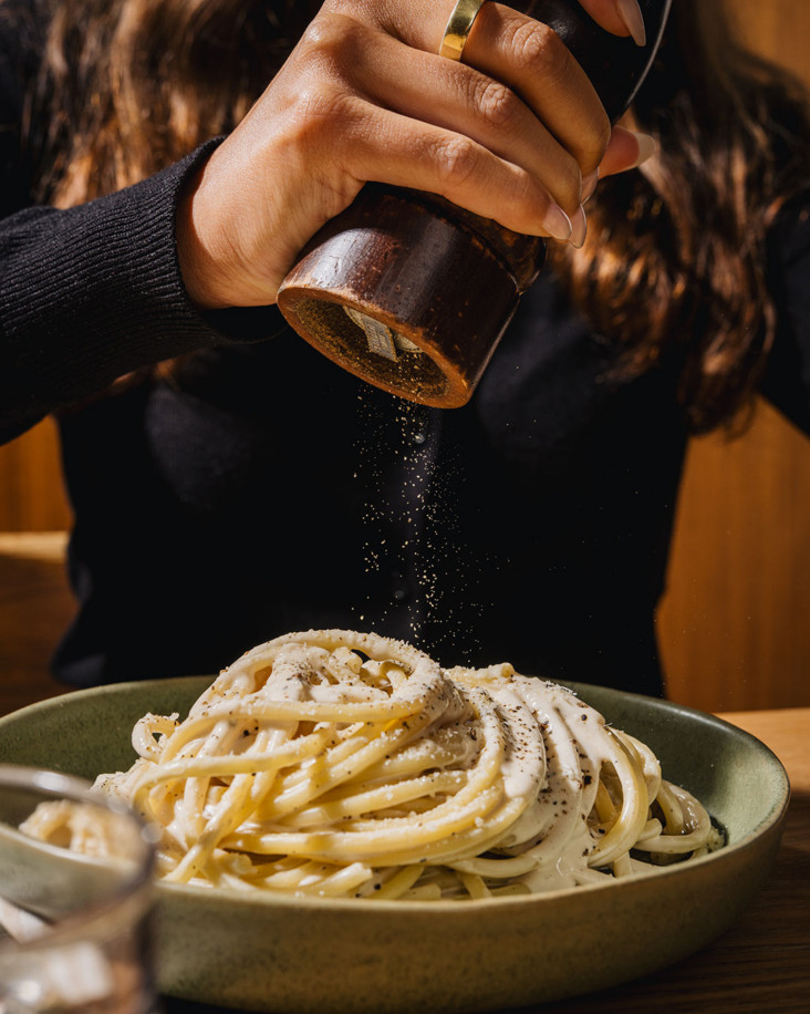 Bucatini cacio e pepe